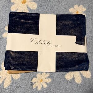 Celebrity Homes Navy Blue & Gold Set of 4 Placemats